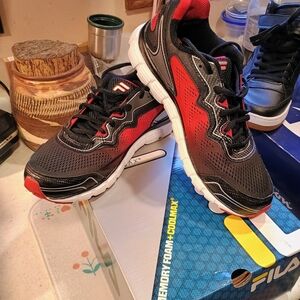 Fila Men's Black and Red Running Shoes